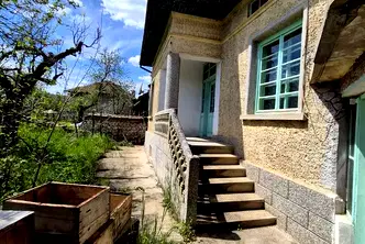 Къща във Велико Търново, с. Хотница