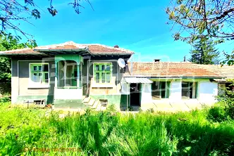 Къща във Велико Търново, с. Хотница