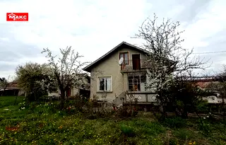 Къща в Перник, с. Извор