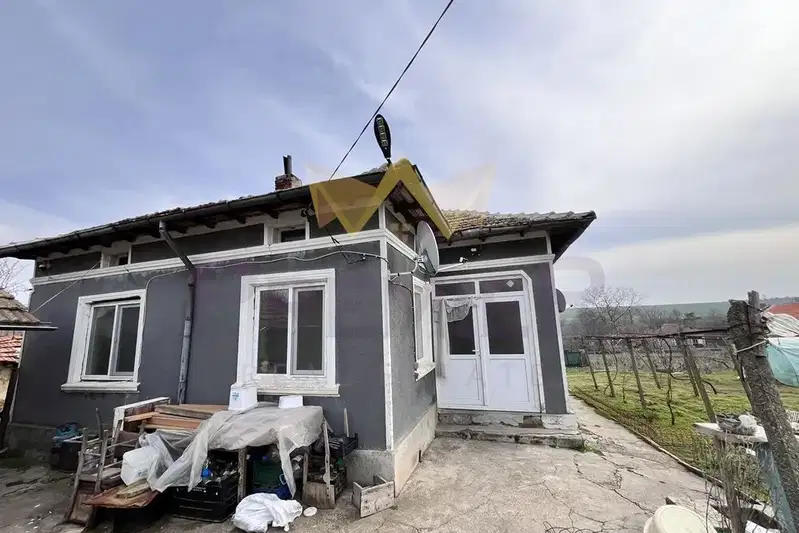 House in Oblast Dobrich, Jiten