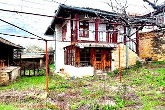 Къща в Габрово, с. Караиванца