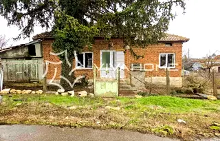 Къща в Добрич, с. Карапелит