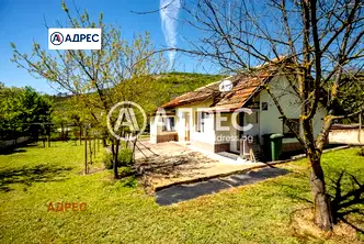 Къща във Варна, с. Кипра