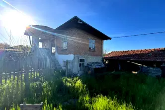 Къща във Варна, с. Комарево