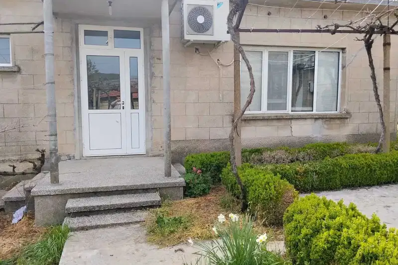 House in Oblast Sliven, Korten