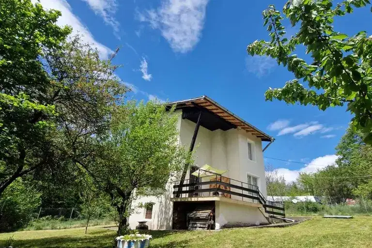 House in Oblast Pernik, Kosacha