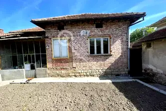 Къща във Велико Търново, с. Козловец
