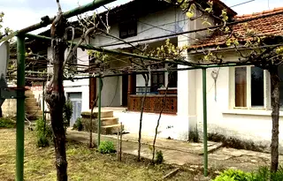 Къща във Варна, с. Кривня
