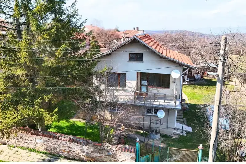 House in област София, Krushovica