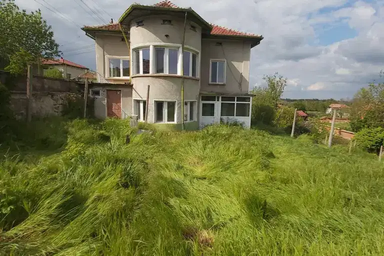 House in Oblast Pleven, Krushovica