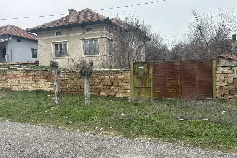 Къща във Велико Търново, с. Куцина