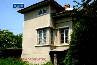 Къща във Велико Търново, с. Лесичери