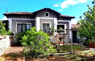 Къща в Пазарджик, с. Лесичово