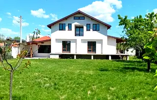 Къща в София, с. Лесново