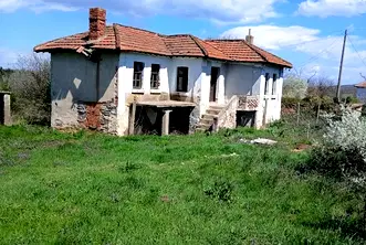 Къща в Ямбол, с. Лесово