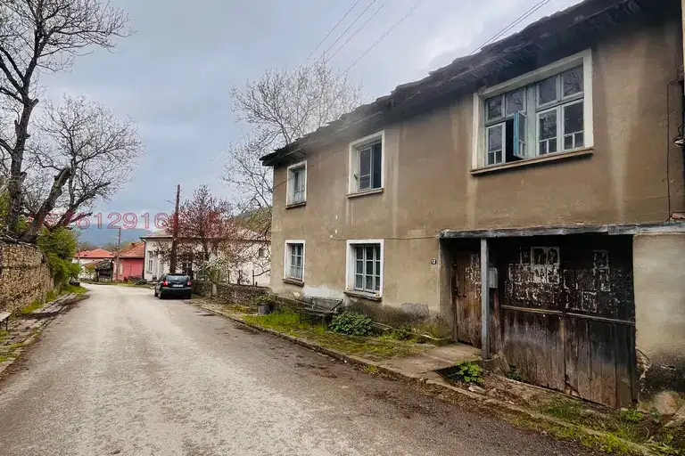 House in Oblast Lovech, с. Ломец