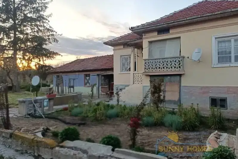 House in Oblast Veliko Tyrnovo, Lozen