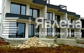 Къща в Бургас, с. Лозенец