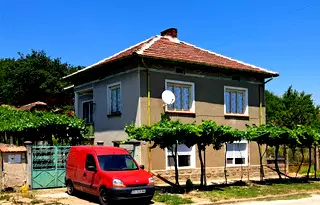 Къща в Плевен, с. Лозица