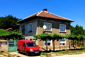 Къща в Плевен, с. Лозица