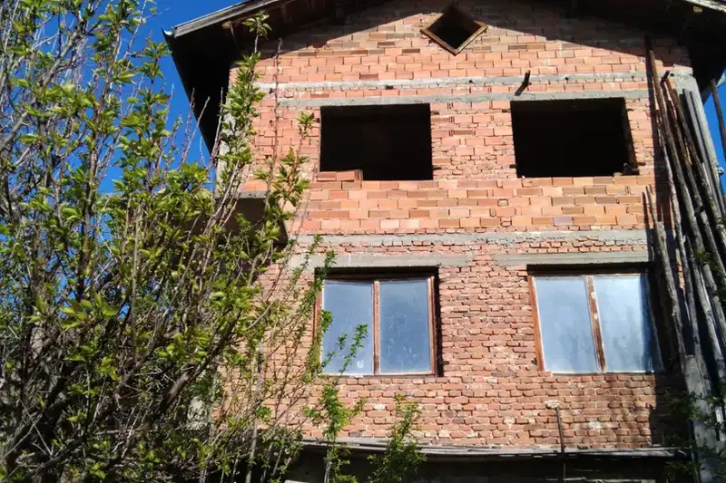 Къща в Кюстендил, с. Лозно