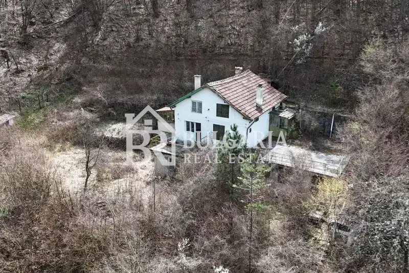 Къща в София, с. Луково