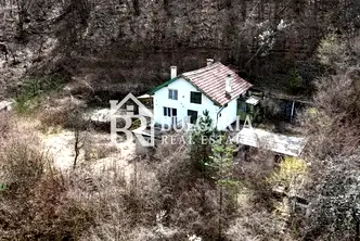 Къща в София, с. Луково