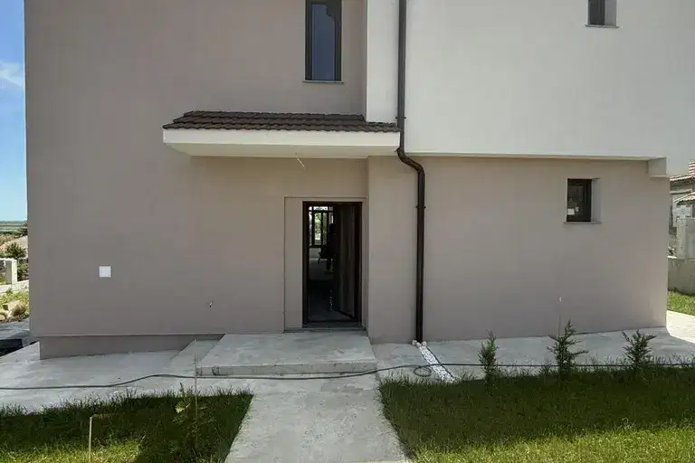 House in Oblast Burgas, Lyka