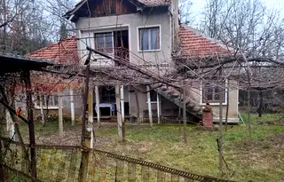 Къща във Враца, с. Лютидол