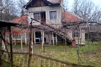 Къща във Враца, с. Лютидол