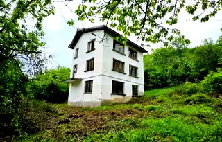 Къща в Ловеч, с. Малка Желязна