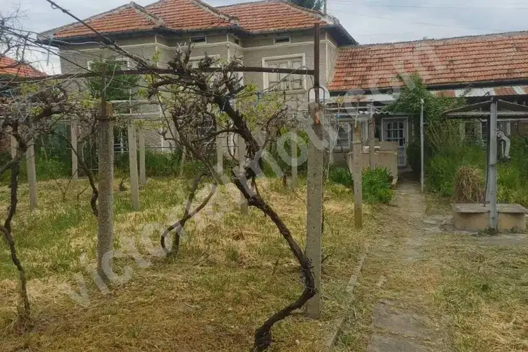 House in Oblast Veliko Tyrnovo, Maslarevo