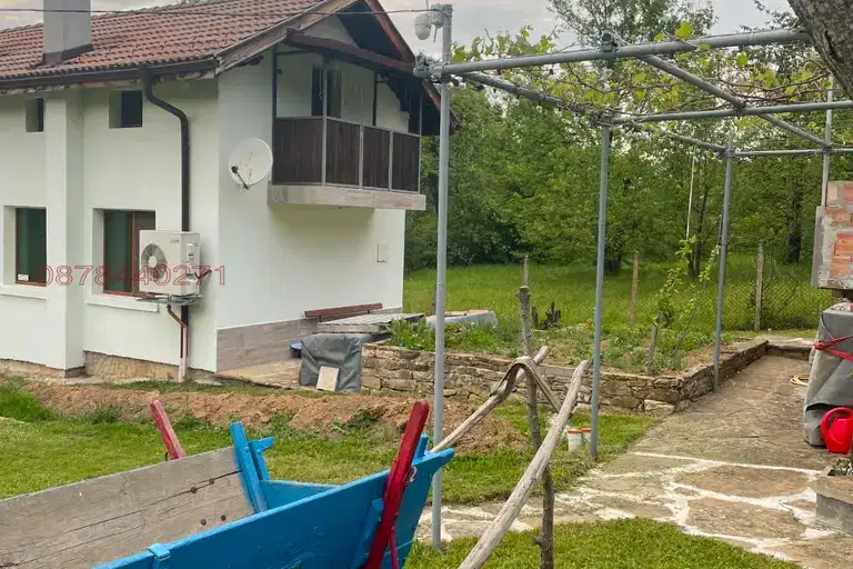 House in Oblast Gabrovo, с. Мичковци