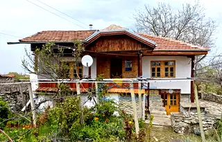 Къща във Велико Търново, с. Момин сбор