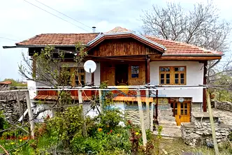 Къща във Велико Търново, с. Момин сбор