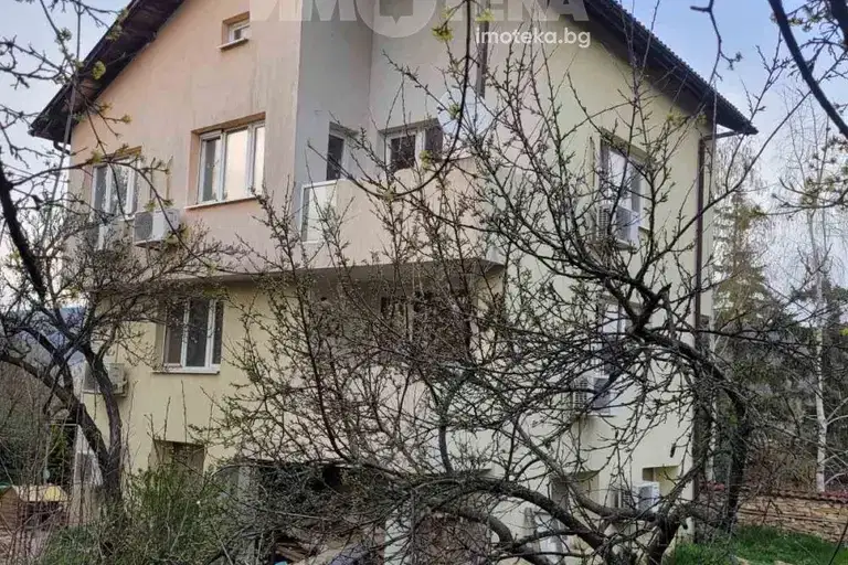 House in област София, Negushevo
