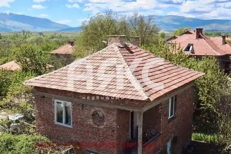 House in Oblast Kyustendil, Nikolichevci