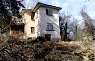 Къща в Ловеч, с. Орешак