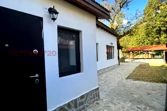 Къща в Ловеч, с. Орешак