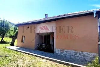Къща във Велико Търново, с. Пчелище