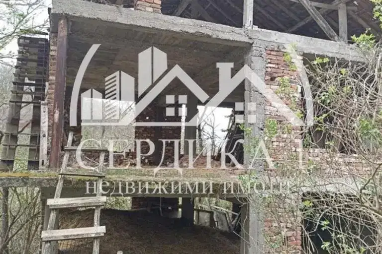 Къща в Перник, с. Пещера
