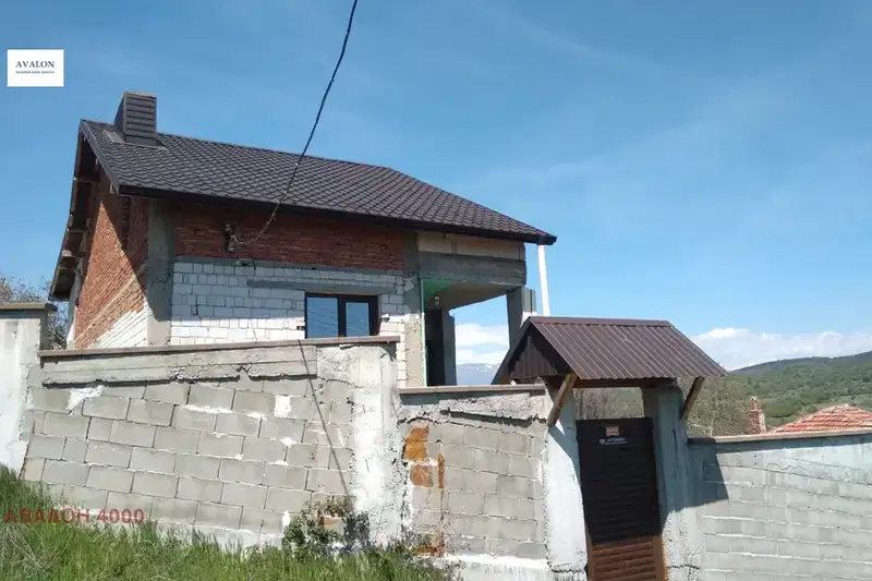 Къща в Пловдив, с. Песнопой