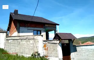 Къща в Пловдив, с. Песнопой
