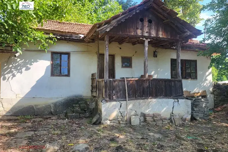 Къща в Габрово, с. Петко Славейков