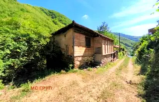 Къща в Благоевград, с. Пирин