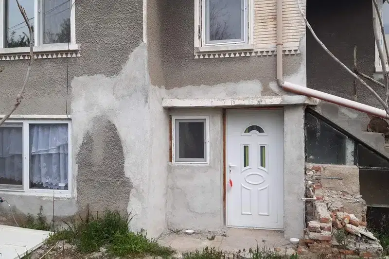 Къща с 4 стаи и голям двор в с. Питово, област Сливен