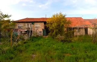 Къща във Велико Търново, с. Полски Сеновец