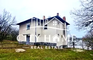 Къща в Пловдив, с. Правище