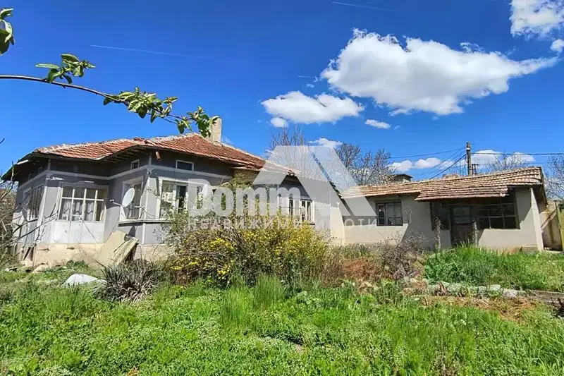 House in Oblast Dobrich, Preselenci