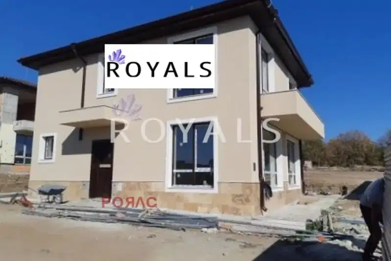 House with 3 bedrooms and panoramic terrace in Priseltsi village